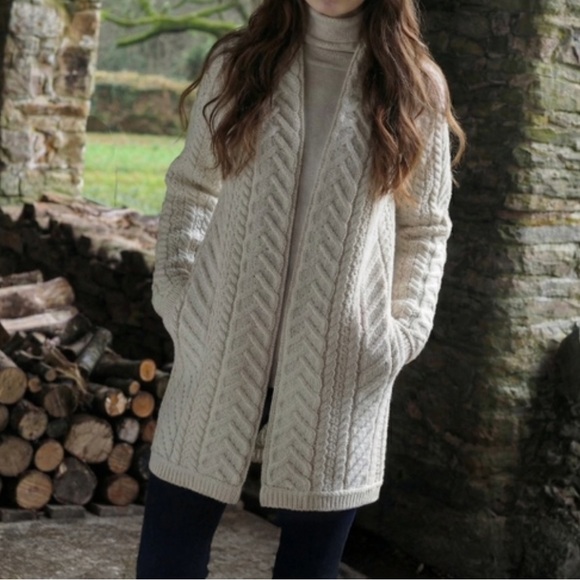 Aran Crafts Sweaters - Aran Super Soft Open Aran Cardigan size Medium